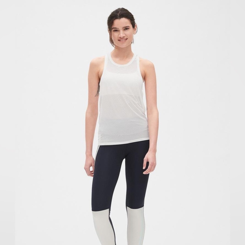 GapFit Classic White Open Back Breathe Atheltic Stretch Tank Size XS